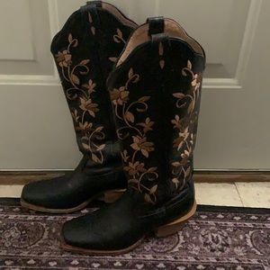 Gently used gorgeous boots!